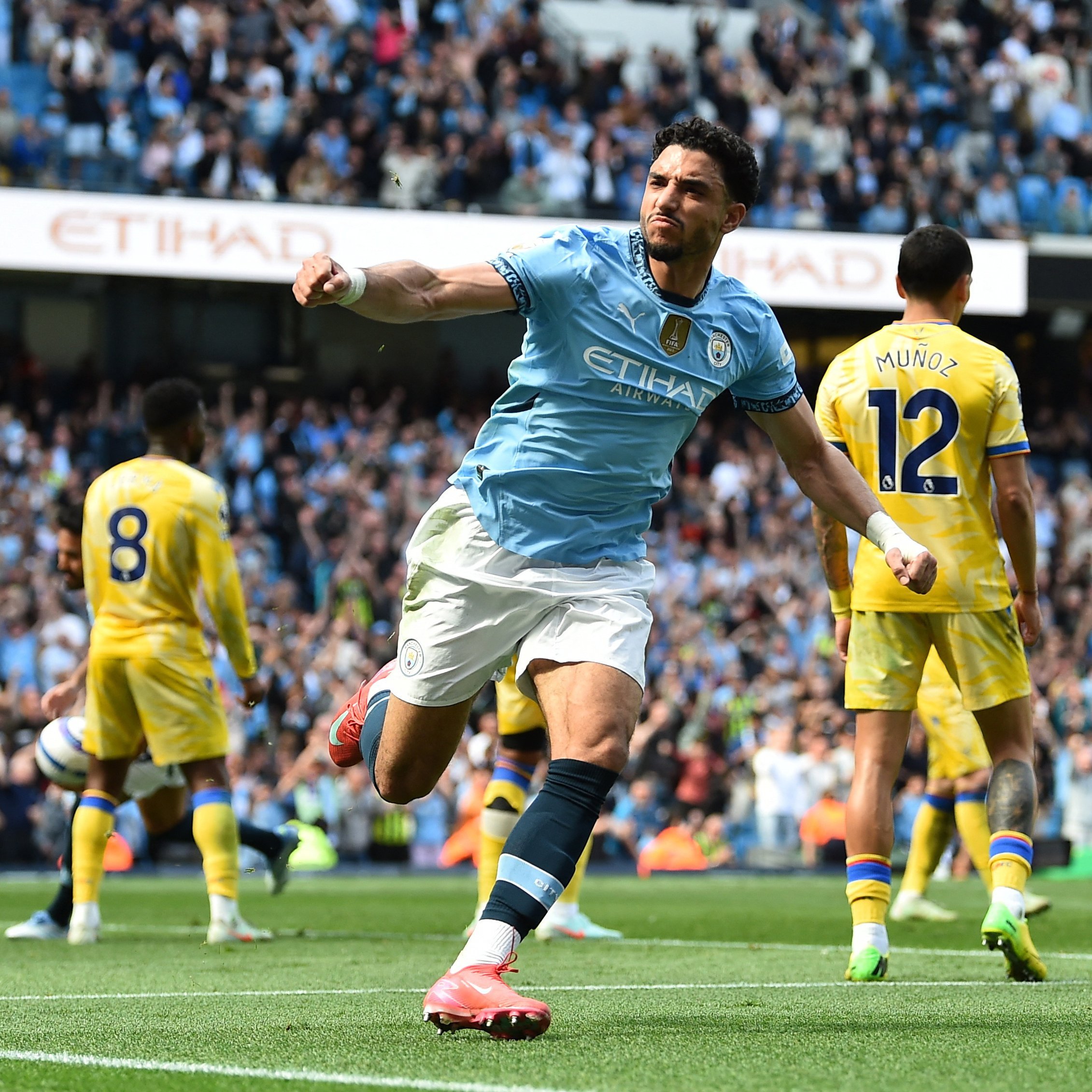 曼城英超战胜水晶宫福登远射建功(英超23轮曼城对水晶宫)